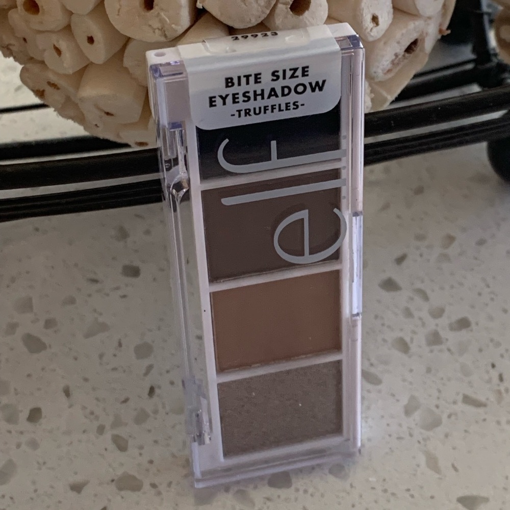 🛍 NWT e.l.f Bite-size Eyeshadow Quad Palette “Truffles”